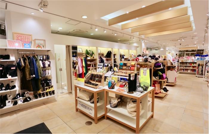 PLAZA 汐留シオサイト店