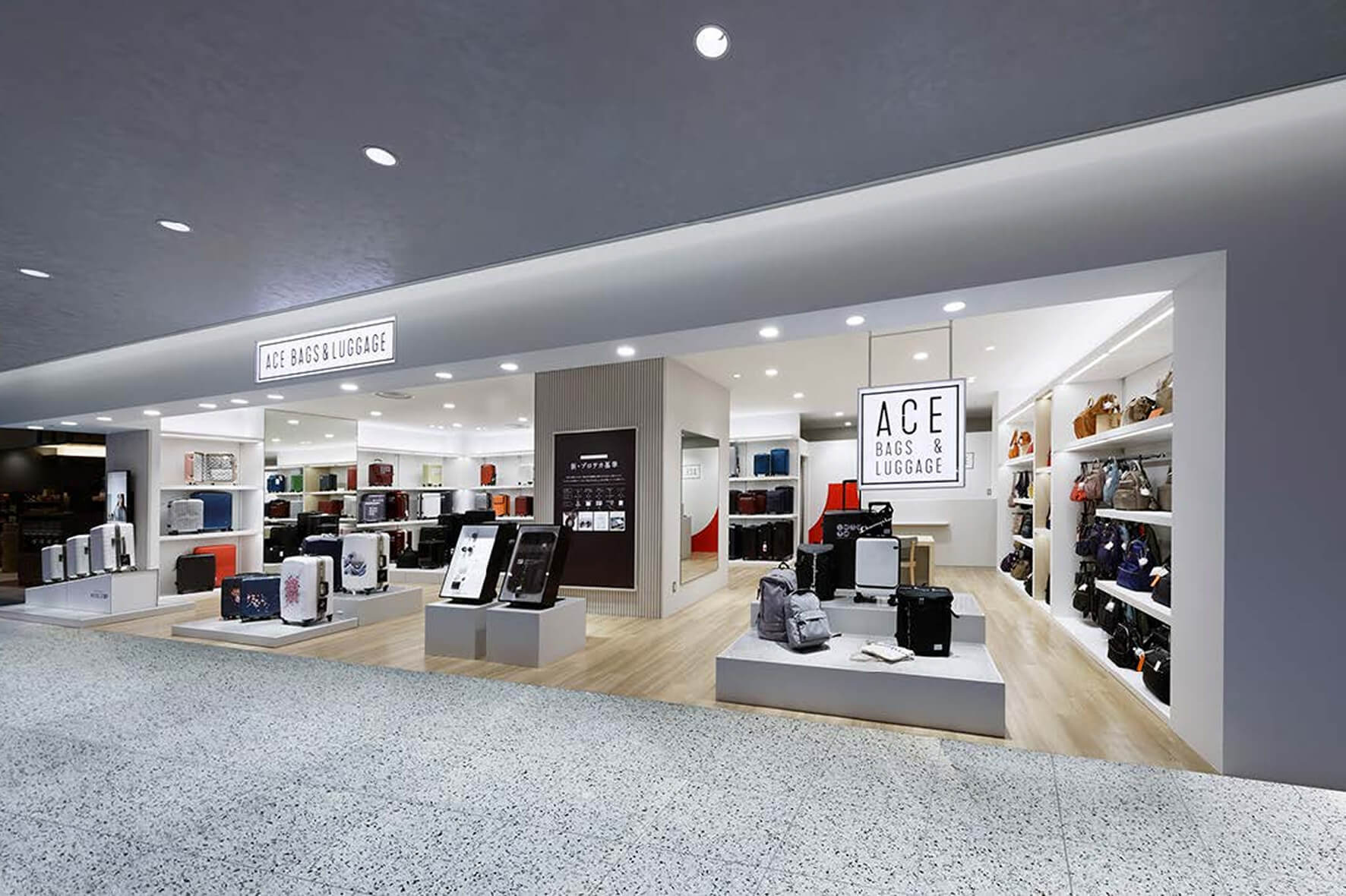 ACE BAGS & LUGGAGE 大丸心斎橋店