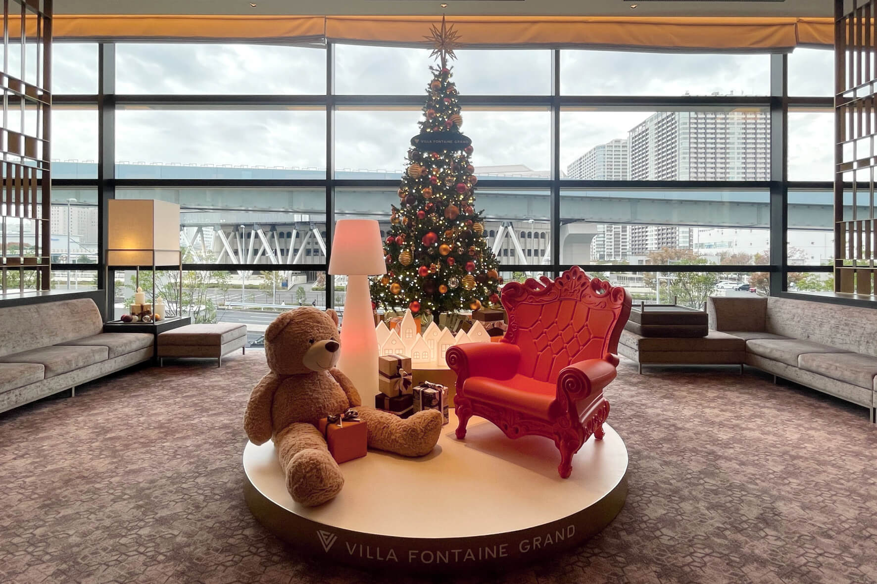 ホテルヴィラフォンテーヌグランド東京有明 クリスマスディスプレイ（2024年）
