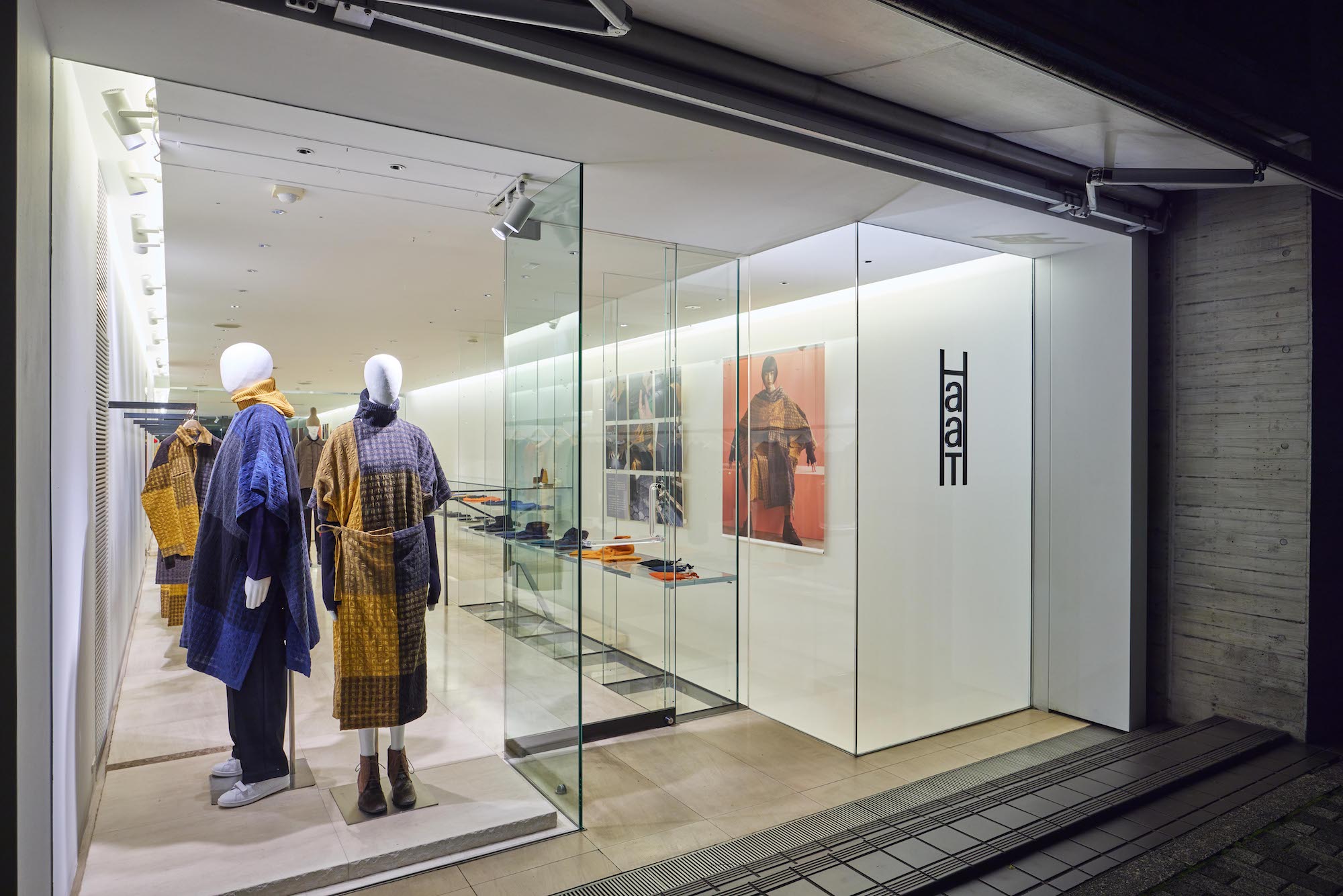 wn01-HAaoyama_02s.jpg